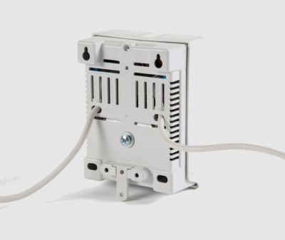 Стабилизатор сетевого напряжения мощность нагрузки 555 Вт, 145-260 В, настенный TEPLOCOM ST555